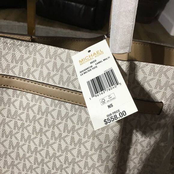 MICHAEL KORS SIGNATURE LAPTOP TOTE COLOR BLOCK AND WALLET SET - Picture 8 of 11